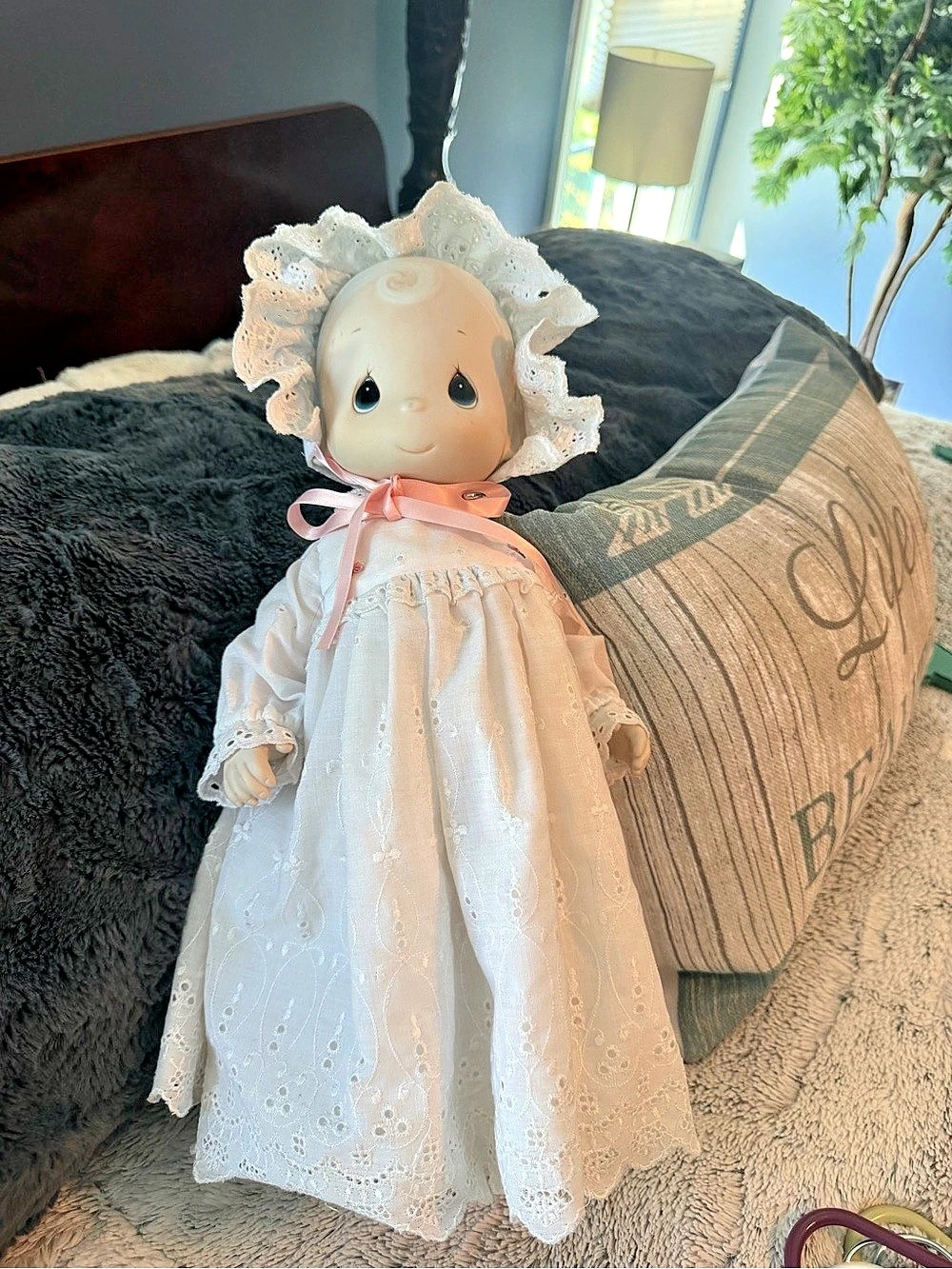 Precious Moments Katie Lynne Doll 1983 Enesco E-0539 Porcelain Christening Gown